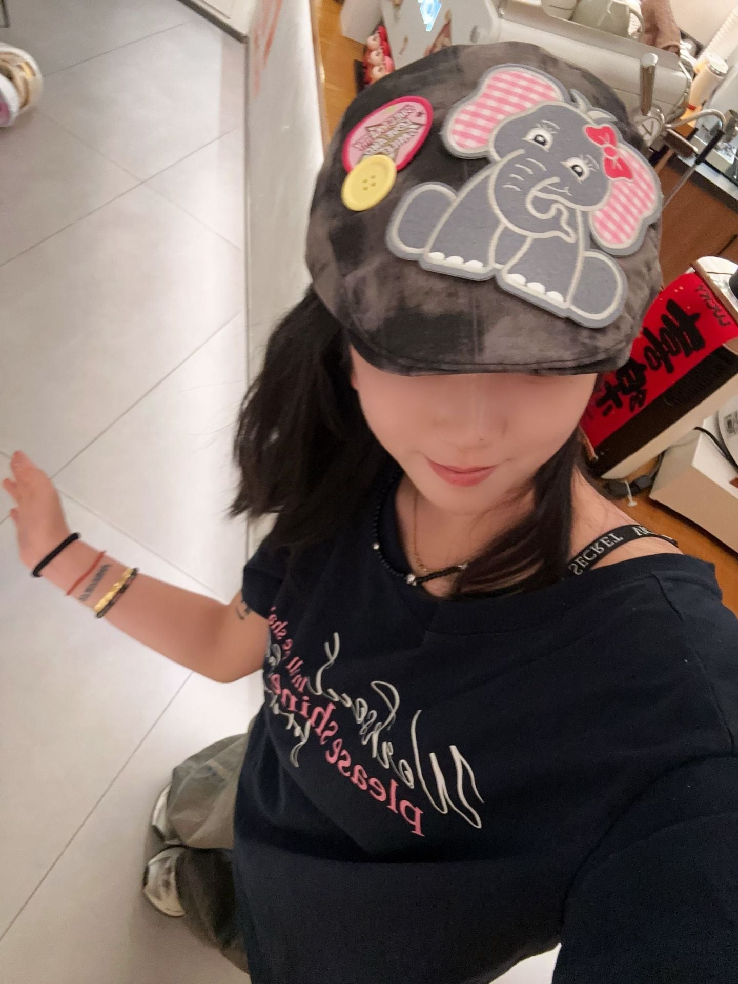 Cute Elephant Applique Beret Hat - Soft Fabric, Adjustable Fit, Retro Newsboy Cap(Black)