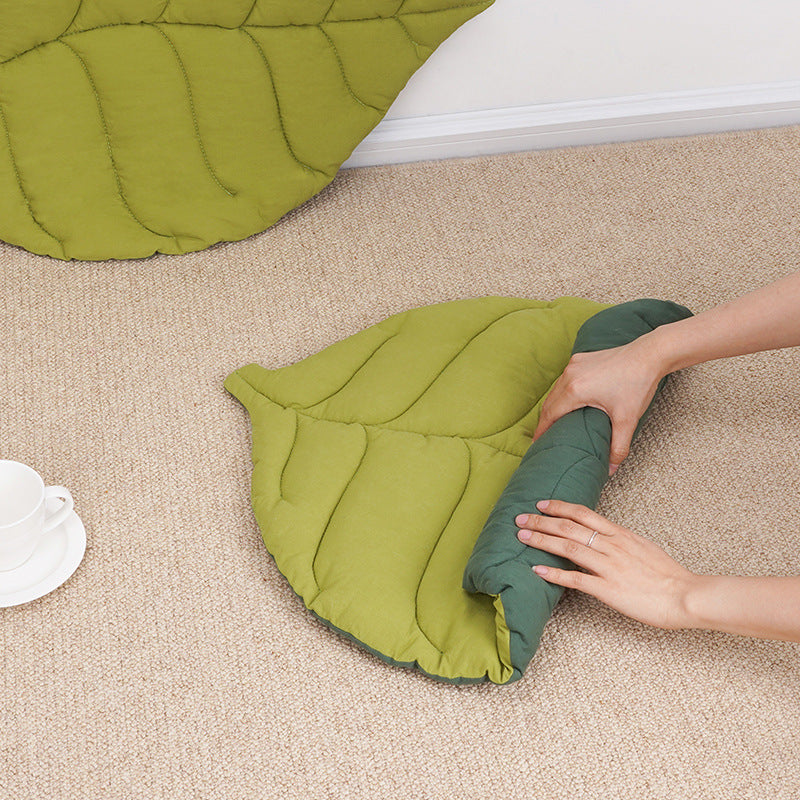 Green Heart-Leaf Decorative Pet Mat (66 x 63 CM) - Reversible Thickened All-Season Botanical Floor Pad for Pets & Humans