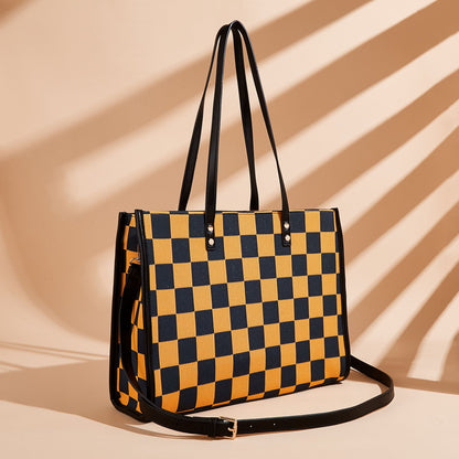 Fashionable checkered large-capacity tote bag, versatile single-shoulder and hand-held bag for women, suitable for commuting, shopping and casual occasions.