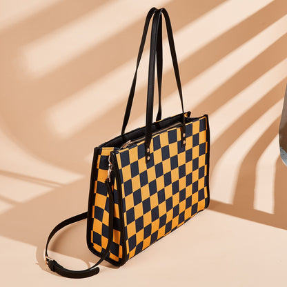 Fashionable checkered large-capacity tote bag, versatile single-shoulder and hand-held bag for women, suitable for commuting, shopping and casual occasions.