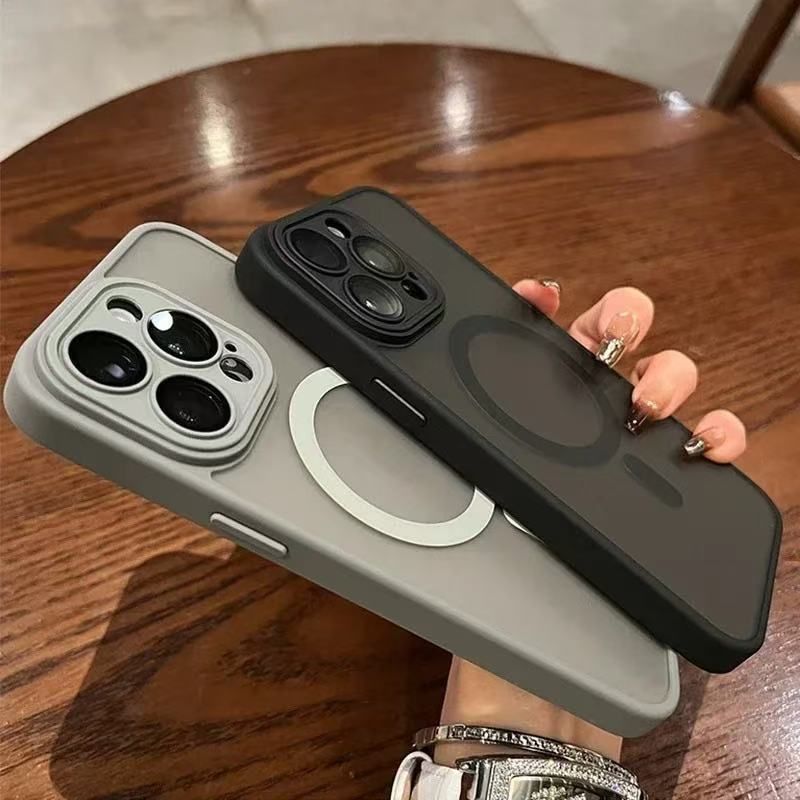 iPhone 15 Pro Max - High-end Magnetic Silicone Protective Case | Matte Semi-transparent Design | Anti-drop and Anti-scuff | Strong Magnetic Adhesion | Lightweight and Comfortable Feel