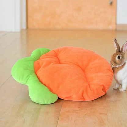 Pet Sleeping Mat - Warm Blanket - Soft Fabric - Cute Radish Shape - Suitable for Cats and Dogs (S-25*33cm)