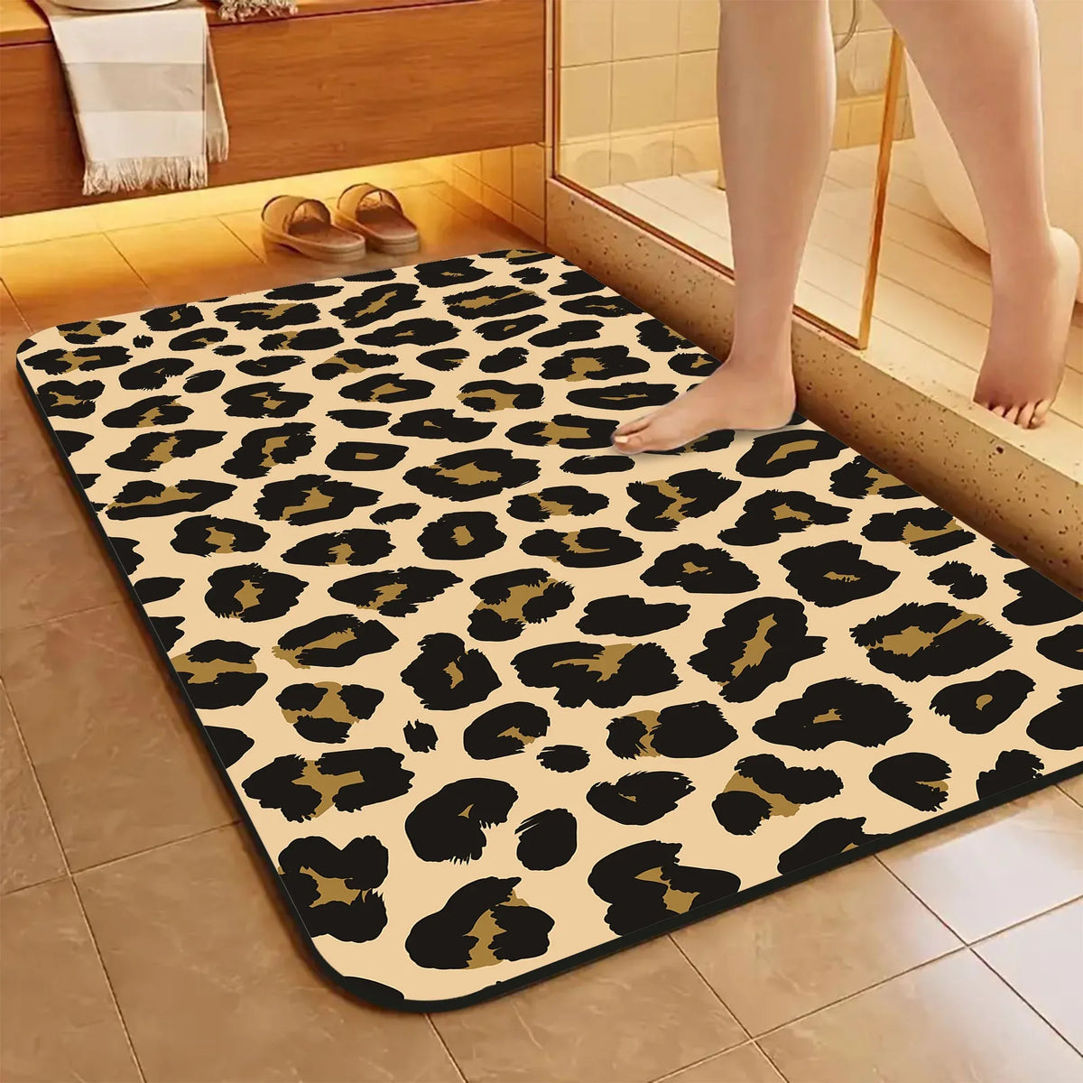 1 Piece Leopard Print Bathroom Rug, Non-Slip Quick Dry Bath Mat for Tub, Shower, Floor and Indoor Outdoor Home Use