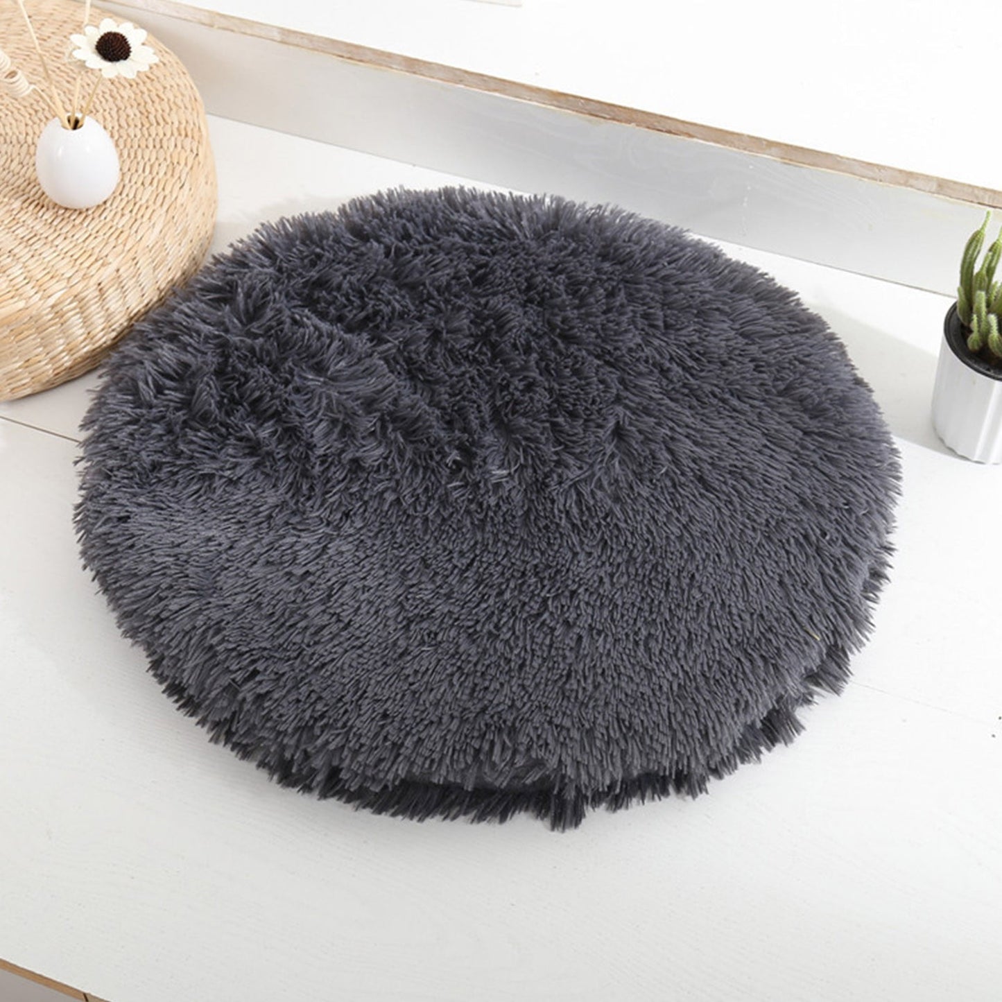 Darzheoy 16 inch Plush Dog Bed Mat Warm Fluffy Round Puppy Crate Pad with Anti-Slip Waterproof Bottom Soft Comfy Pet Kennel Mat for Small and Medium Dogs Black