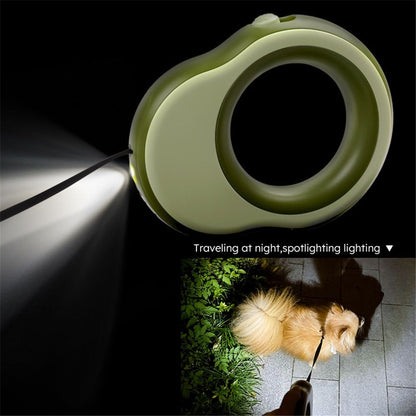Telescopic dog leash, 11.5 feet extendable dog leash, suitable for dogs weighing 0-55 pounds, one handed lock, 360 ° tangle free strong light, perfect for medium to large dogs, green