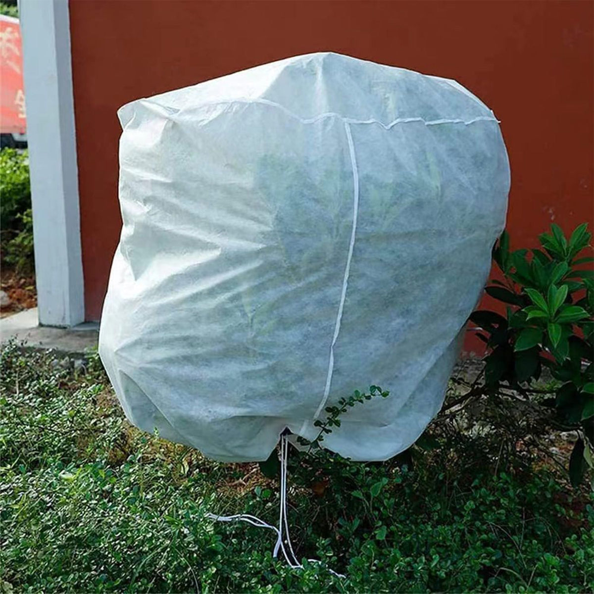 2 Pack Rounded Top Plant Covers Freeze Protection for Winter, 60*80cmTree Frost Protection Blankets Outdoor With Zipper/Drawstring, for Shrub Bush Fruit Tree Potte(White)