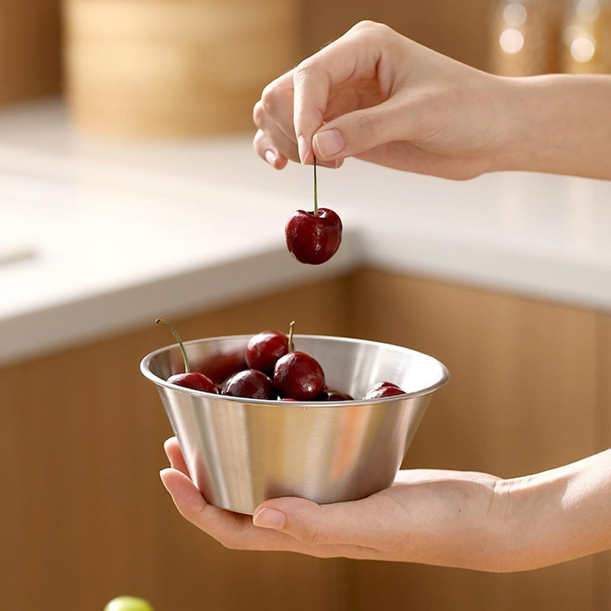 Berry Baskets, Mini Strainer with Bowl, Stainless Steel Can Colander Small Container for Berries, Strawberry, Grape, Cherry, Dishwasher Safe（16cm）