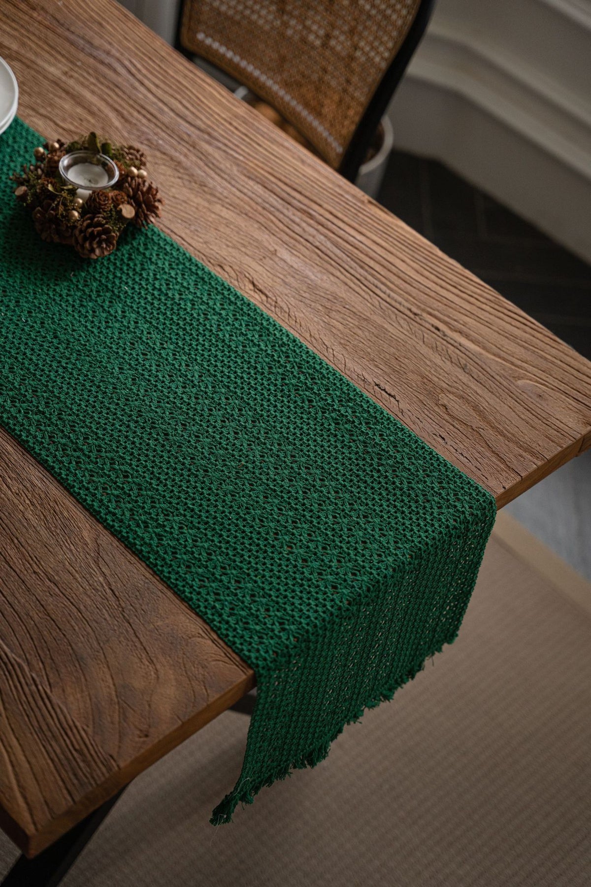 Hollow Table Runners with Tassels Farmhouse Cotton Linen Hand Woven Table Runner for Boho Dining Bedroom Decor Rustic 30*160cm