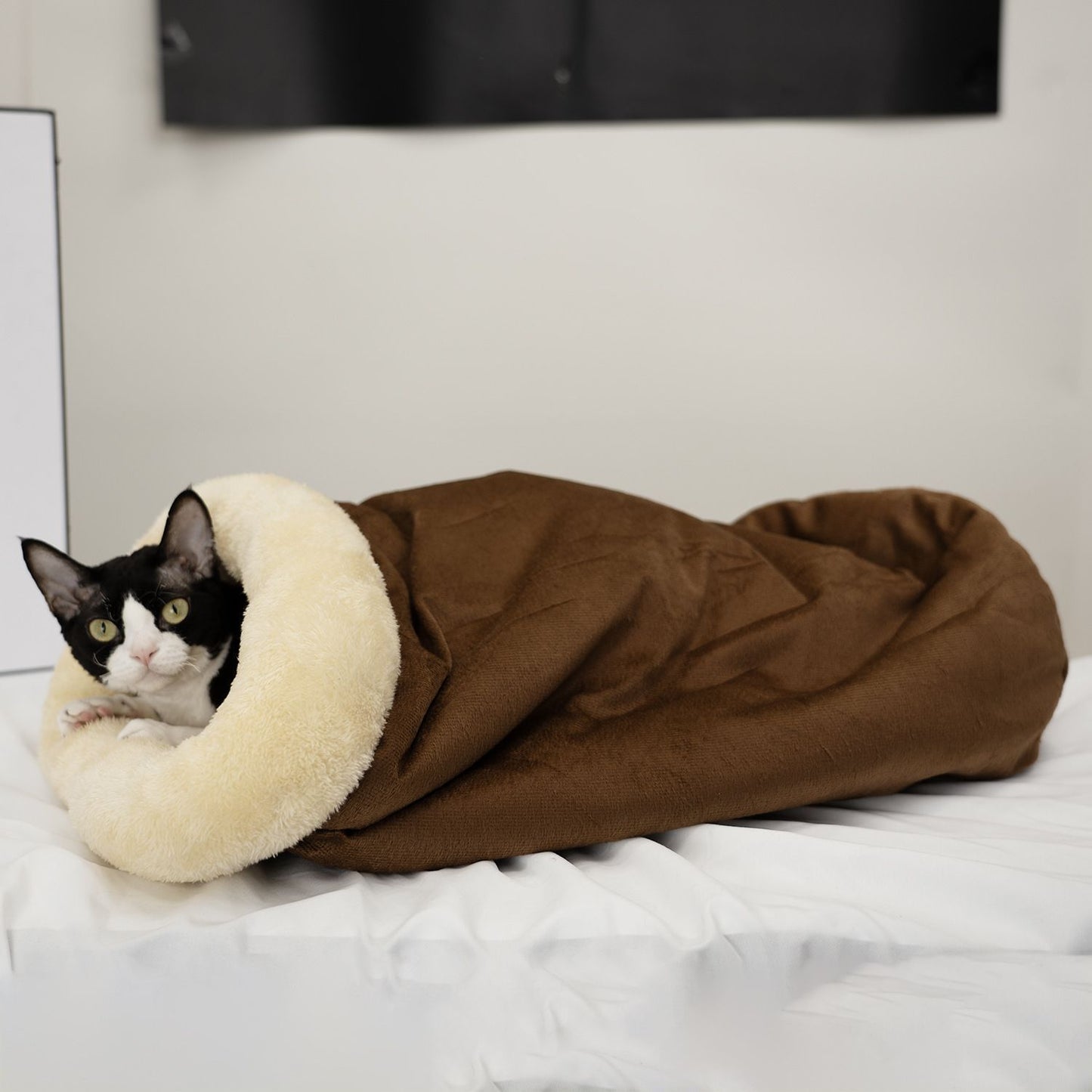 Universal Pet Warm Bed Dark Brown