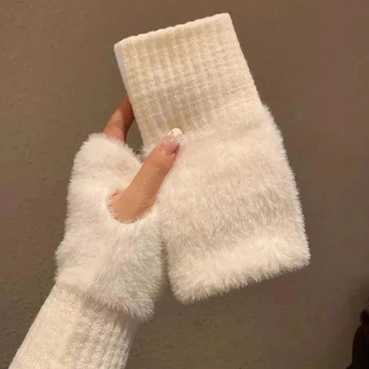 Women's Comfortable Fingerless Gloves - Soft, Warm, and Fashionable Pure White Winter Gloves, Suitable for Cold Weather or Casual Wear, Hand Washable, Ladies' Gloves.pink