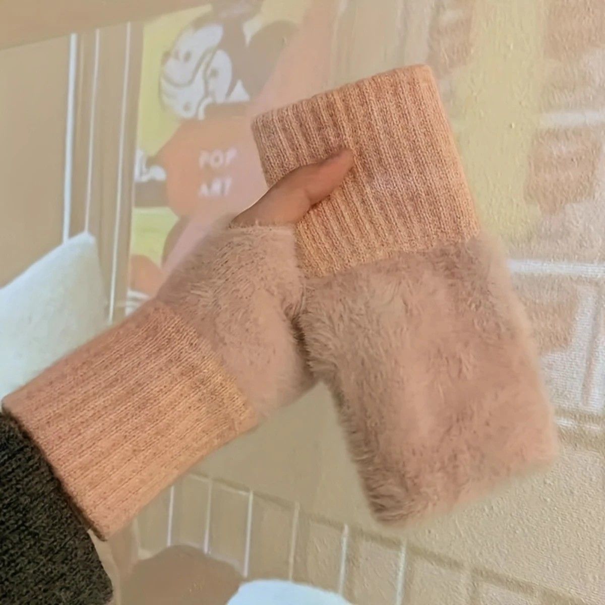 Women's Comfortable Fingerless Gloves - Soft, Warm, and Fashionable Pure White Winter Gloves, Suitable for Cold Weather or Casual Wear, Hand Washable, Ladies' Gloves.BLACK
