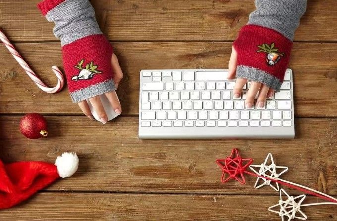 Color-Block Bird Embroidered Fingerless Knit Gloves – Warm, Flexible, Perfect for Daily Autumn/Winter Use, 8.5×22cm Stylish Practical Commute Hand-Warming Essential(purple)