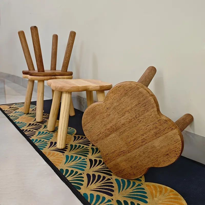 Versatile Solid Wood Low Stool with Flower-Shaped Seat for Entryway, Living Room, Patio, and Kids' Seating (Walnut, L(30*30*28cm))