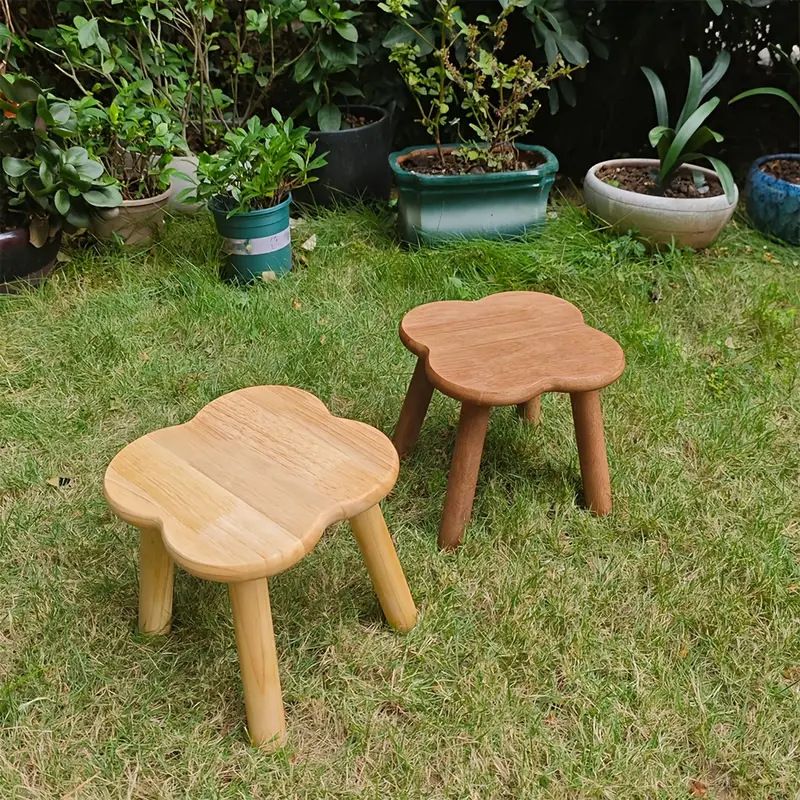 Versatile Solid Wood Low Stool with Flower-Shaped Seat for Entryway, Living Room, Patio, and Kids' Seating (Walnut, S(24*24*24cm))
