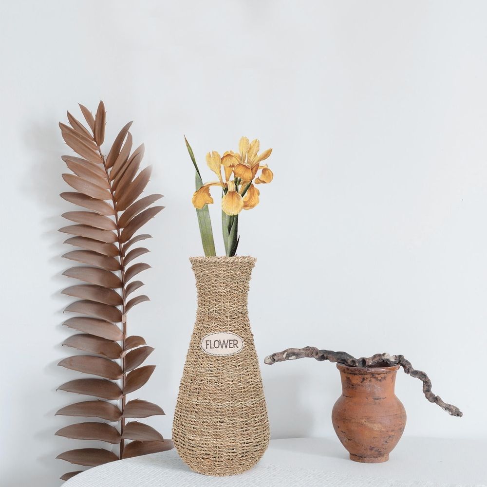 Compact Rattan Desktop Vase with Woven Design for Elegant Home Display