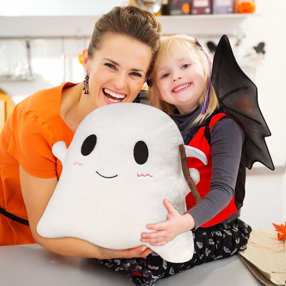 Halloween Pillows Cute Ghost Shaped Throw Pillow with Scythe, Decorative Spooky Pillows Soft Cosy Plush Sofa Cushion for Indoors Home Outdoor Couch Office Car Decor, 11.8'x13.8'