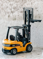 1:10 Scale 2.4G 8-Channel Metal Remote Control Forklift Construction Vehicle with Lifting Function & Sound