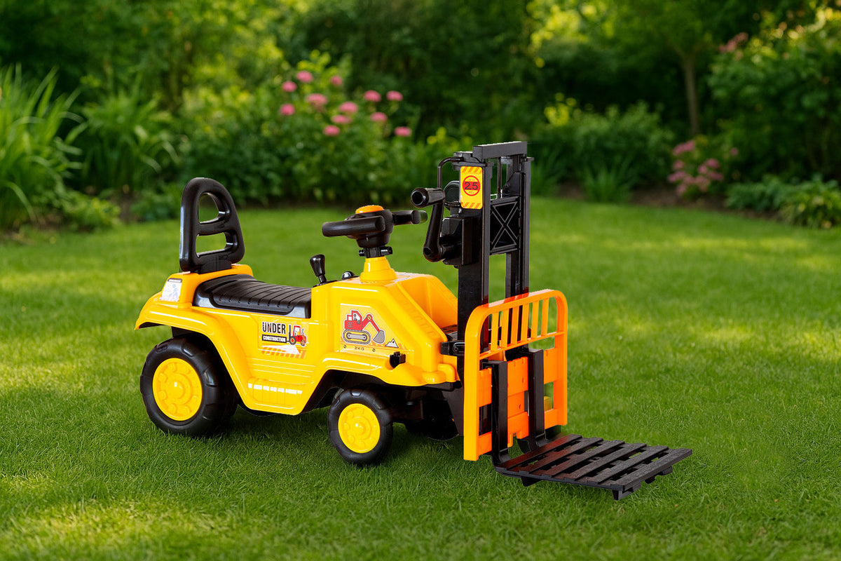 Kids Manual Forklift Ride-On with Working Mast Lift and Pallet