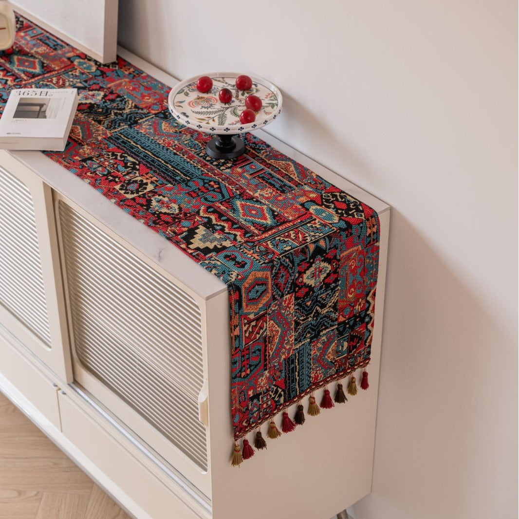 Vintage Jacquard 33-180cm Elegant Geometric Jacquard Table Runner with Tassels - Modern Dining & Coffee Table Decor