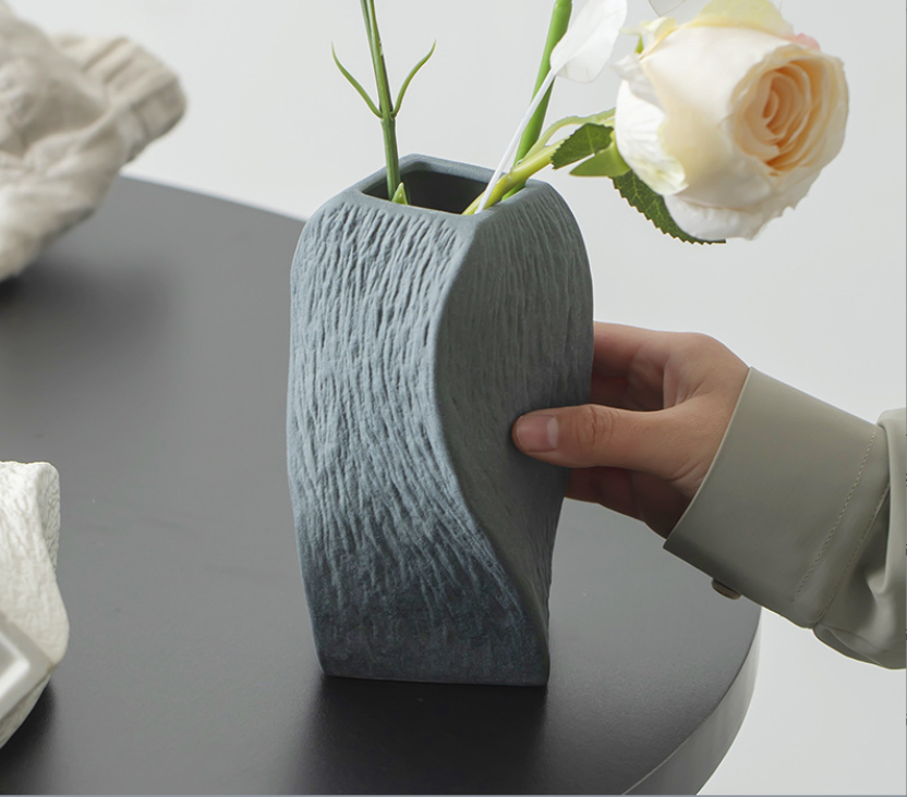 Grey Abstract Twisted Ceramic Vase - Artistic Minimalist Flower Holder for Home Decor (20x10x10cm)
