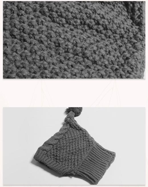 Size M Grey Whimsical Knit Dog Hat with Pom-Pom - Cozy Winter Pet Beanie & Snood