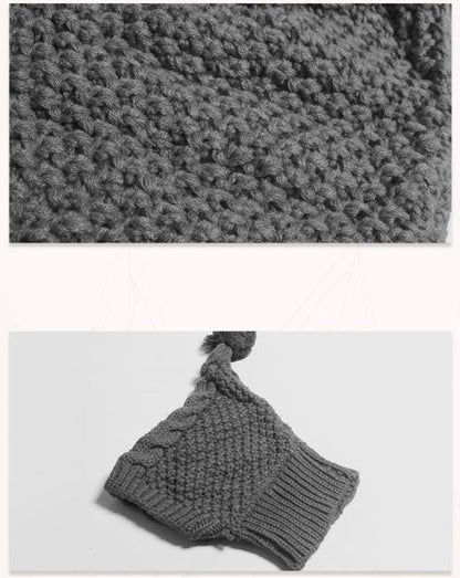 Size M Grey Whimsical Knit Dog Hat with Pom-Pom - Cozy Winter Pet Beanie & Snood