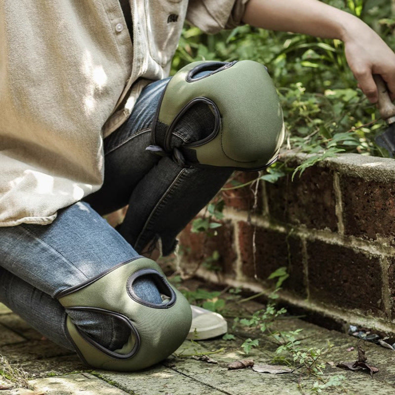 Black Adjustable Gardening Knee Pads - Comfortable Neoprene Knee Protectors for Weeding & Outdoor Work