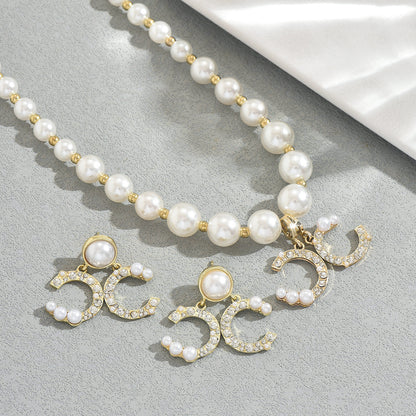 Elegant Women's Jewelry Set – Geometric C-Shape Pendant Necklace with Pearl Chain and Matching Earrings