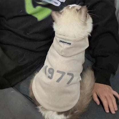 2-Pack 2XL sizeTrendy Pet Hoodie with "1977" Print - Warm Winter Wear for Cats and Small Dogs - with Plush Lining -   Beige and Dark Grey